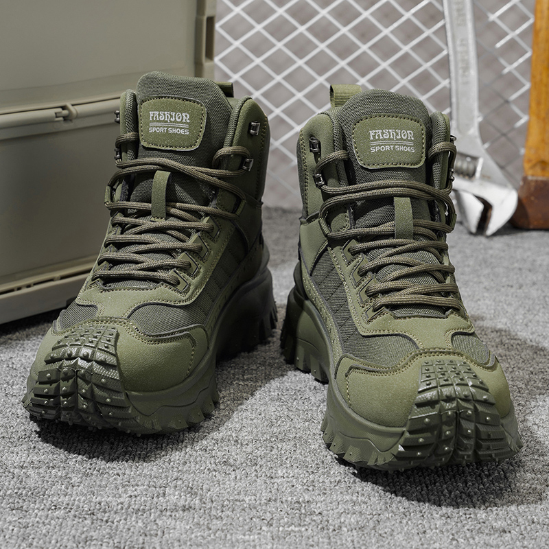 Outdoor Adventure Shoes - Sepatu Olahraga Kasual High-Top Ukuran Besar